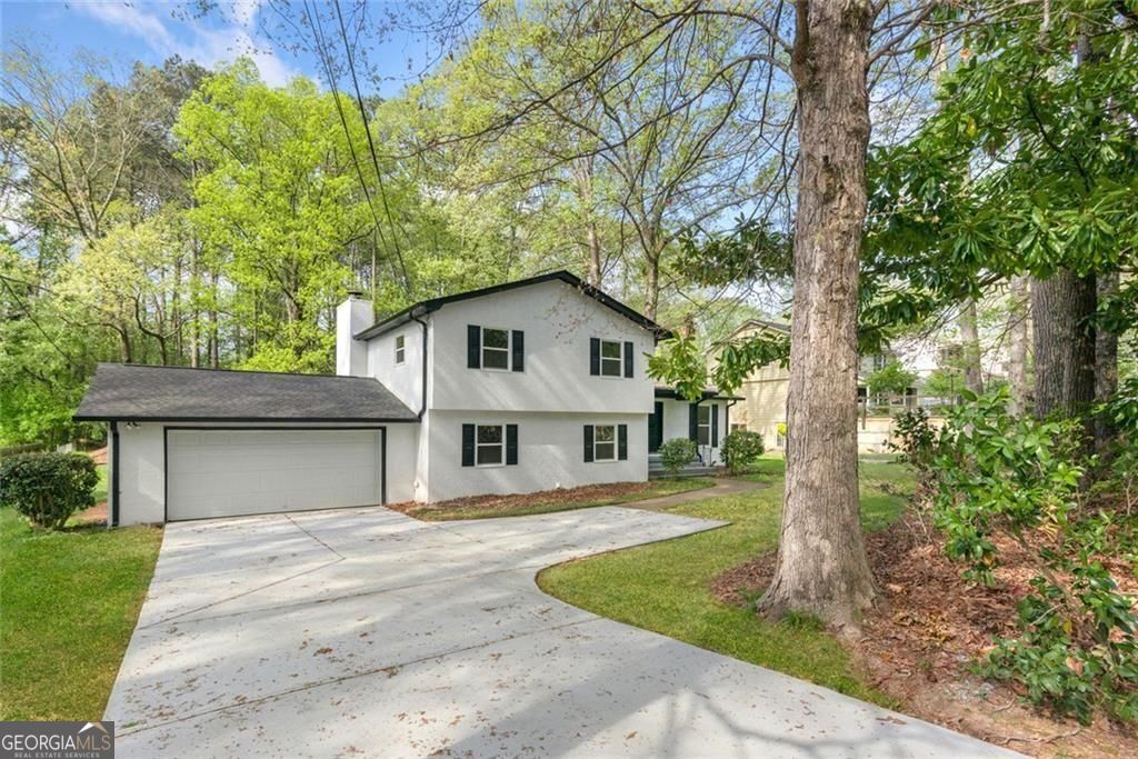 4645 Dunwoody Club Drive Property Photo 1
