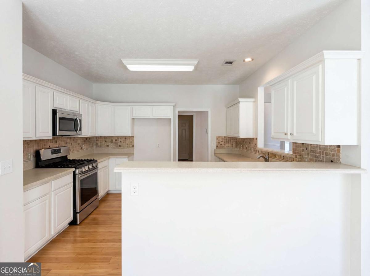 404 Eaglet Court Property Photo 10