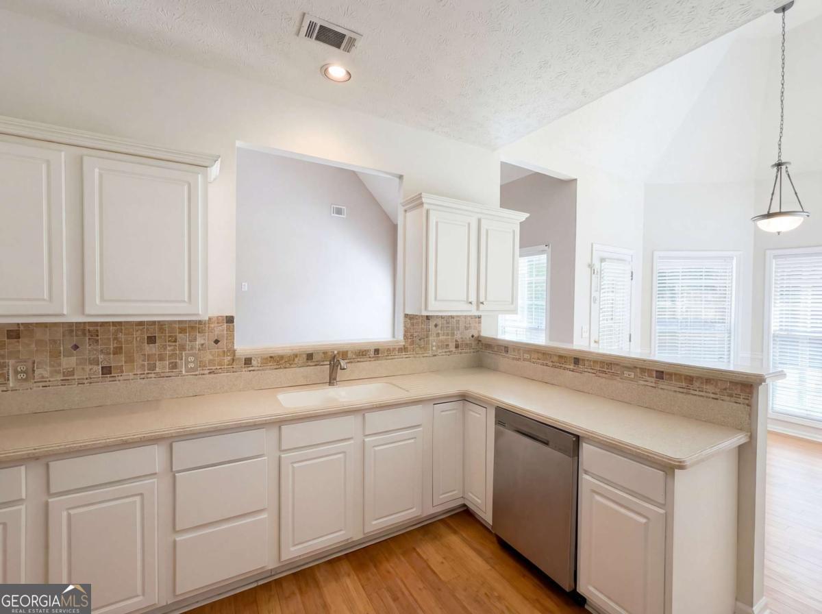 404 Eaglet Court Property Photo 12