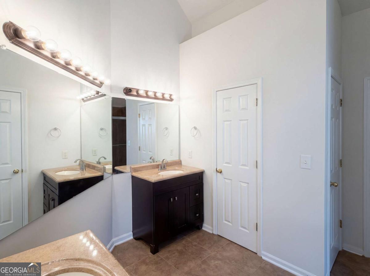 404 Eaglet Court Property Photo 23