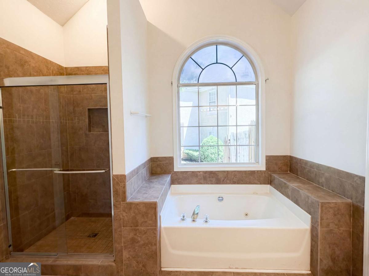 404 Eaglet Court Property Photo 26