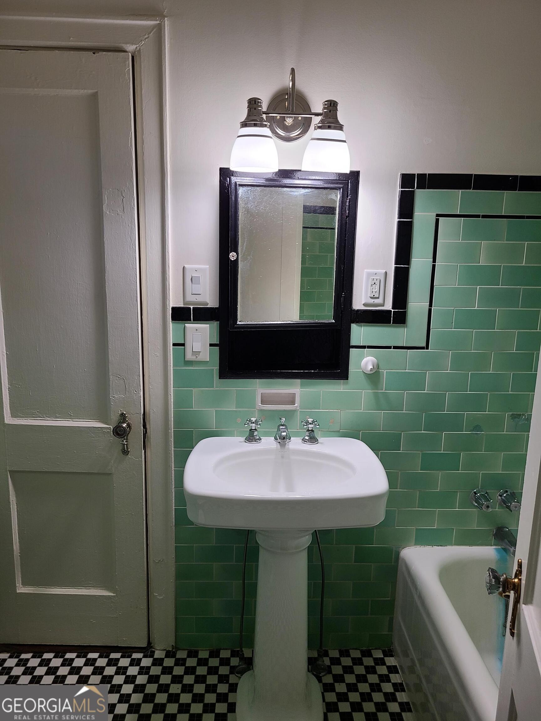 1765 Peachtree Street Ne Property Photo 9