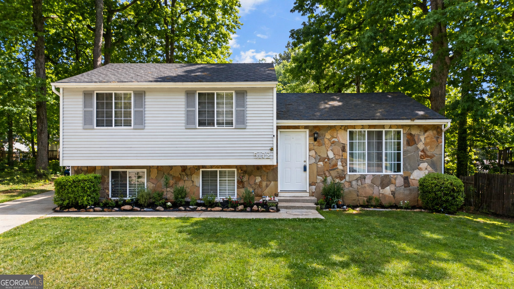 5172 Scarbrough Trail W Property Photo 1