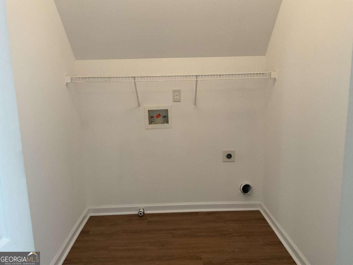 592 Kyles Circle Property Photo 22