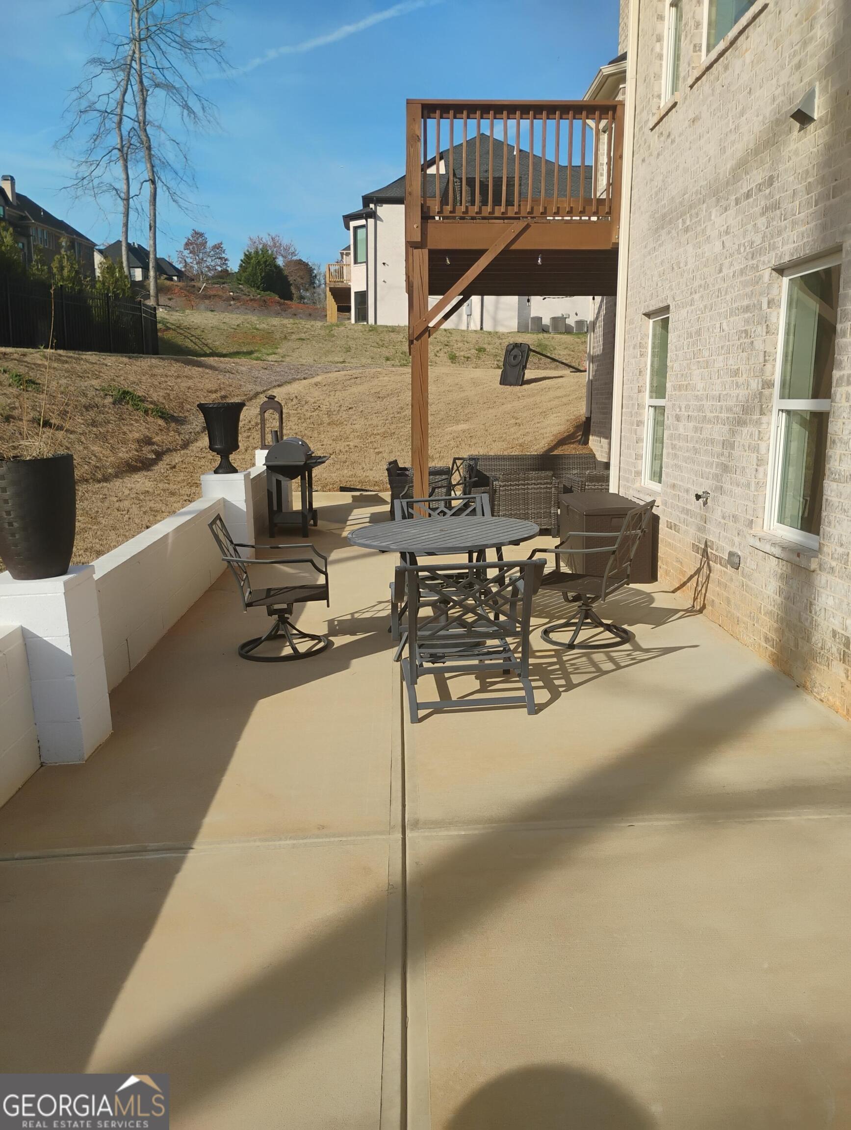 4604 Mossey Drive Property Photo 4