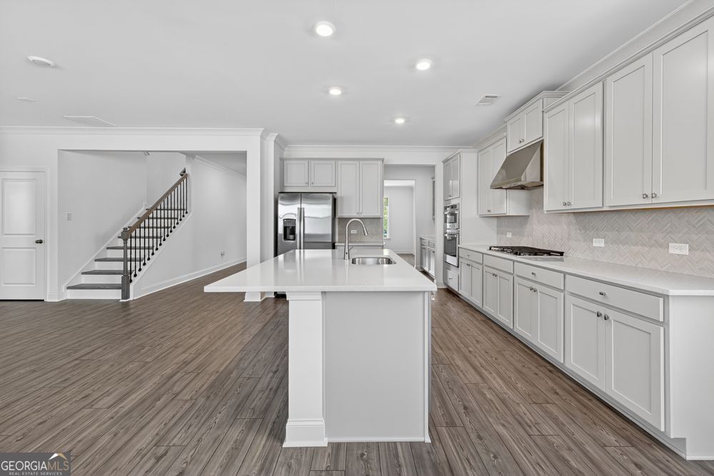 163 Sheryl Way Property Photo 2