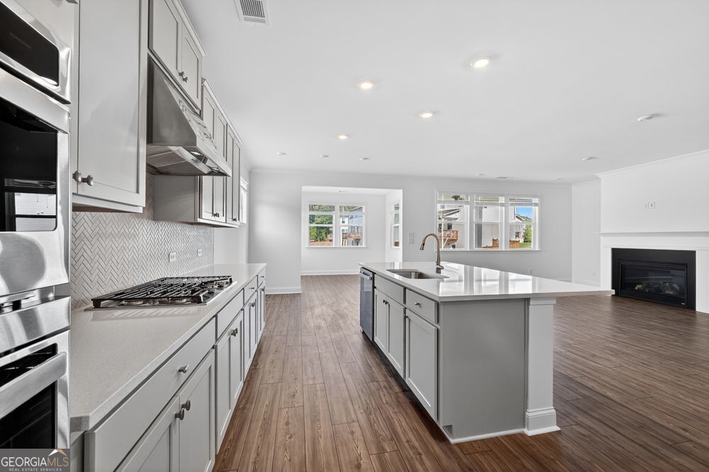 163 Sheryl Way Property Photo 4