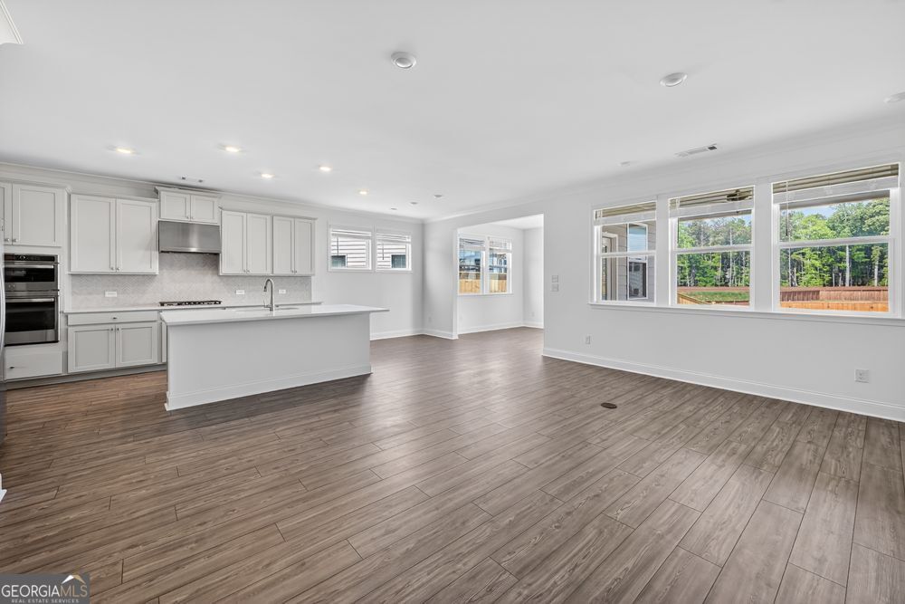 163 Sheryl Way Property Photo 6