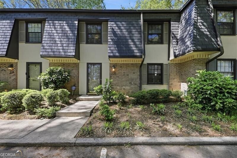 225 Triumph Drive Nw Property Photo 1