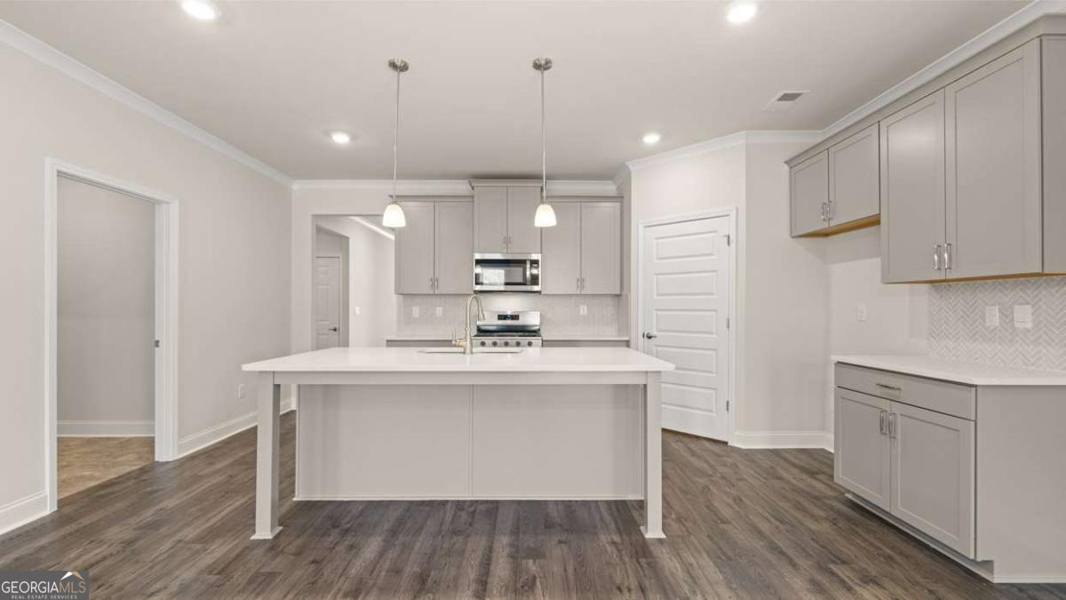 219 Parnassus Road Property Photo 8