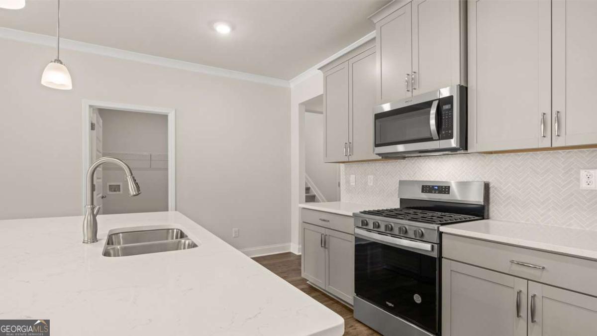219 Parnassus Road Property Photo 11