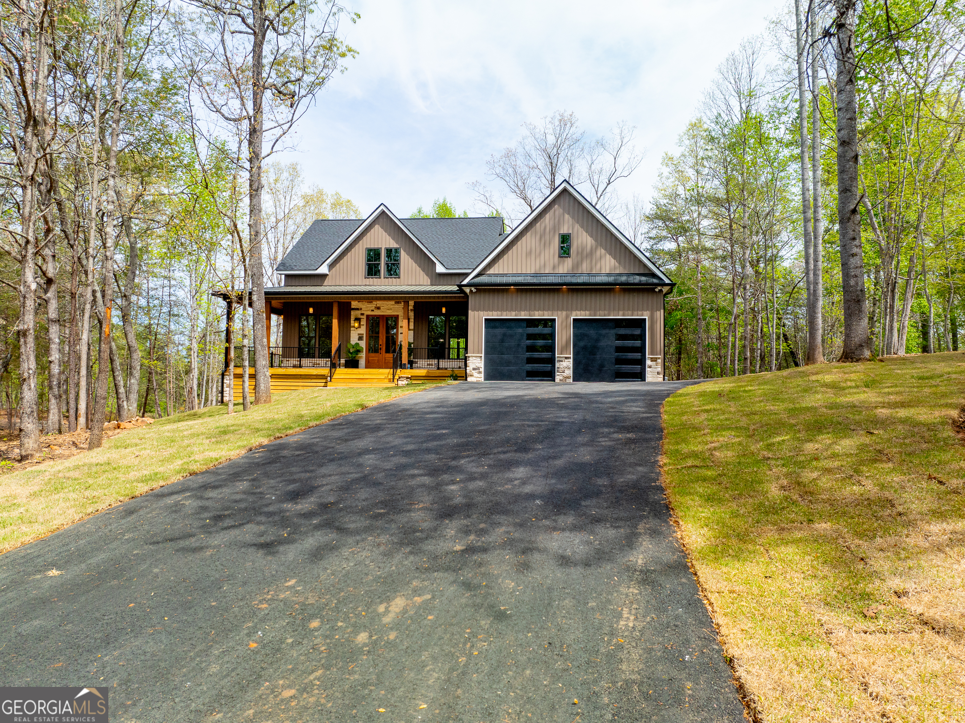 1050 Rainbow Circle Property Photo 1