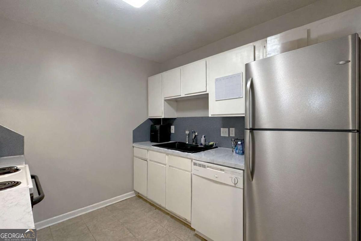 4815 Drew Avenue Property Photo 6