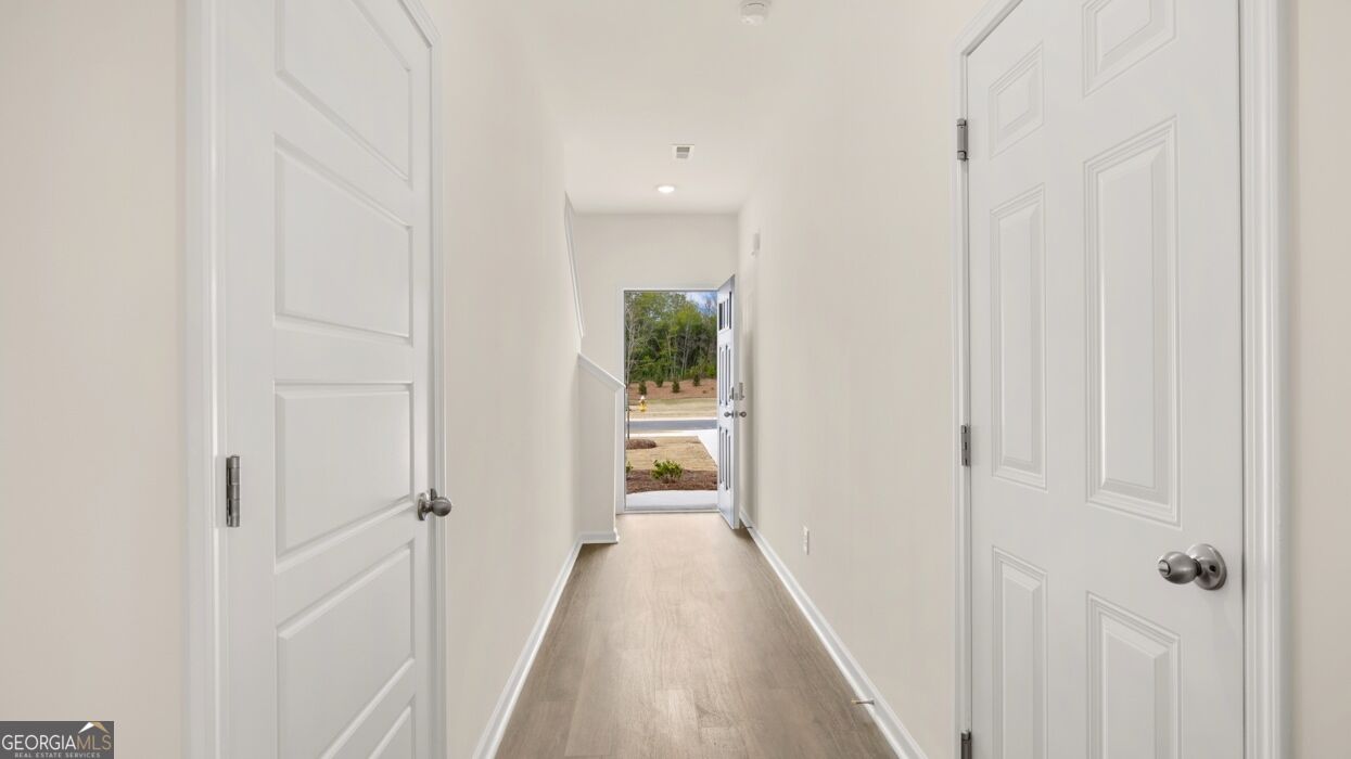 206 Kenmore Circle Property Photo 4