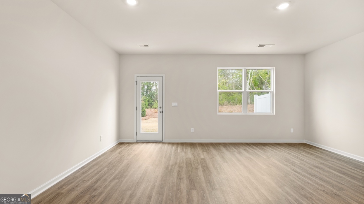 208 Kenmore Circle Property Photo 9