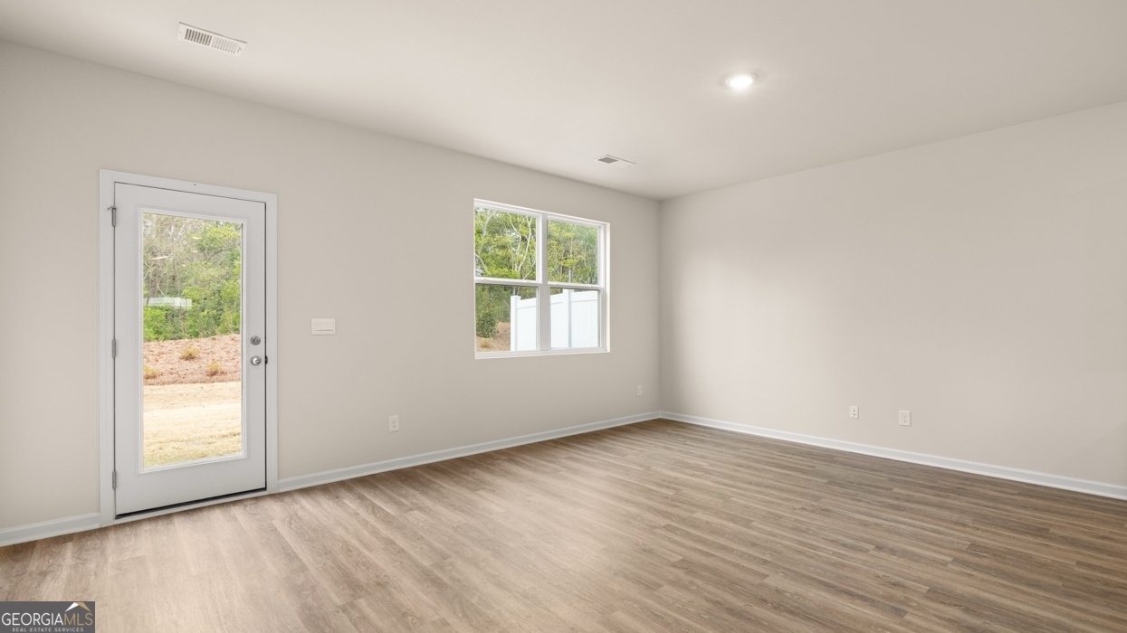 208 Kenmore Circle Property Photo 10