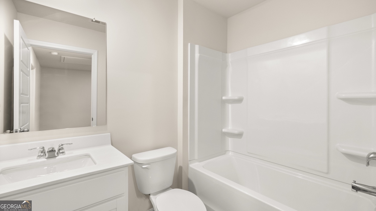 208 Kenmore Circle Property Photo 22
