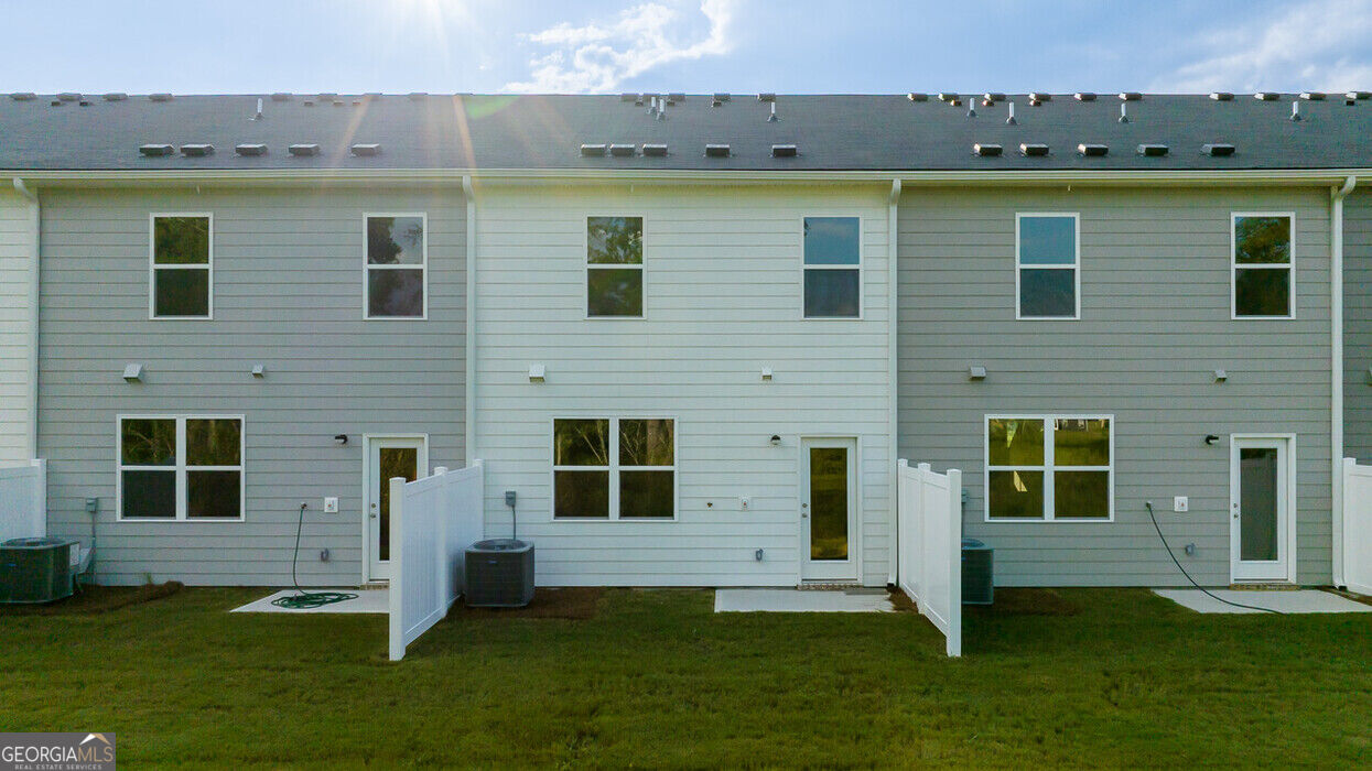 208 Kenmore Circle Property Photo 24
