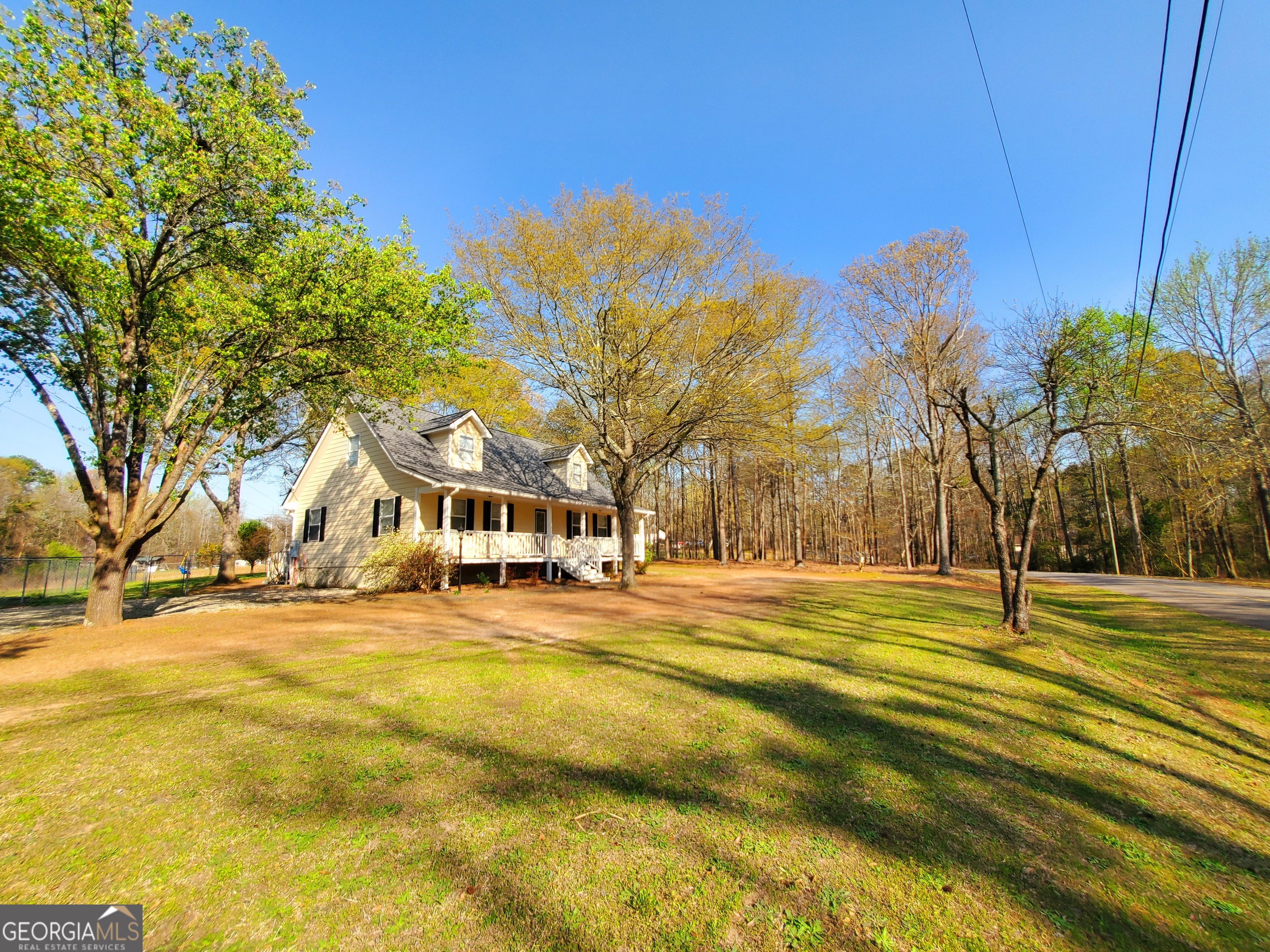 128 W Briarwood Drive Property Photo 2