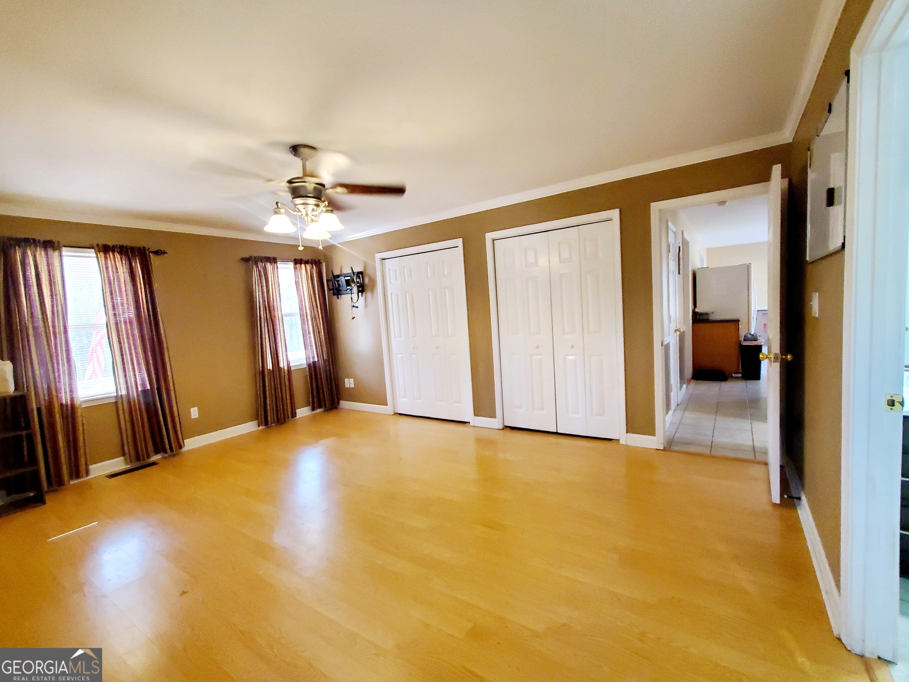 128 W Briarwood Drive Property Photo 5