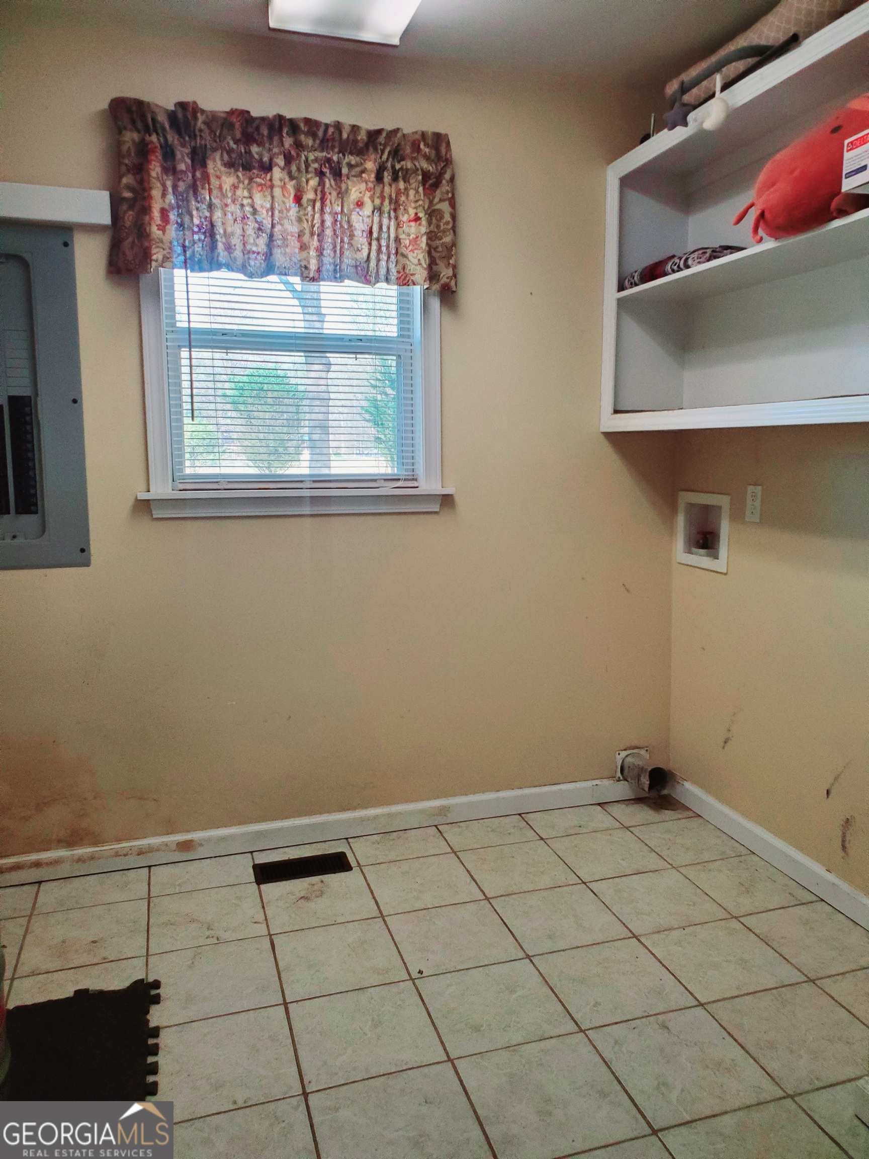 128 W Briarwood Drive Property Photo 8