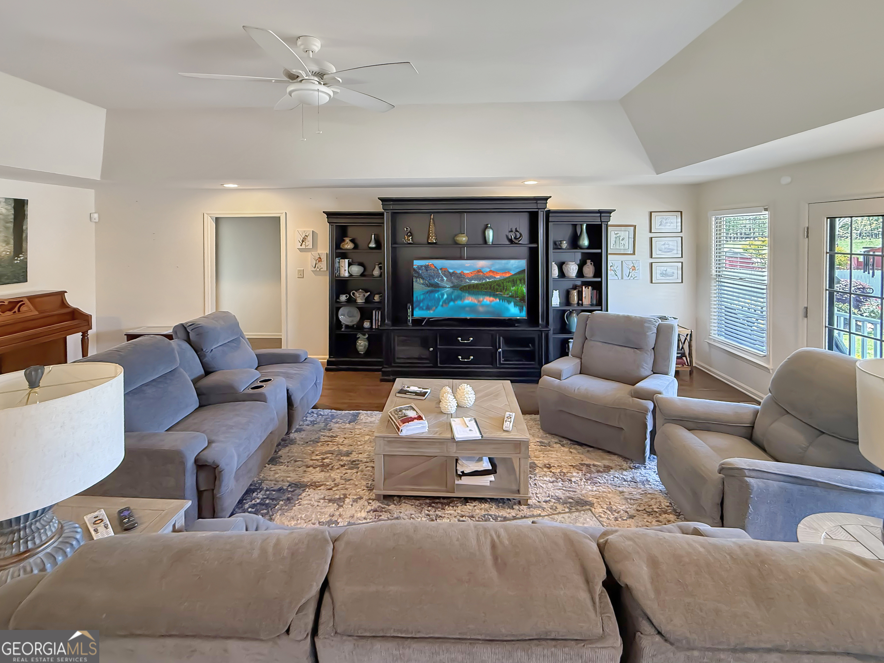 6356 Highway 191 Property Photo 8