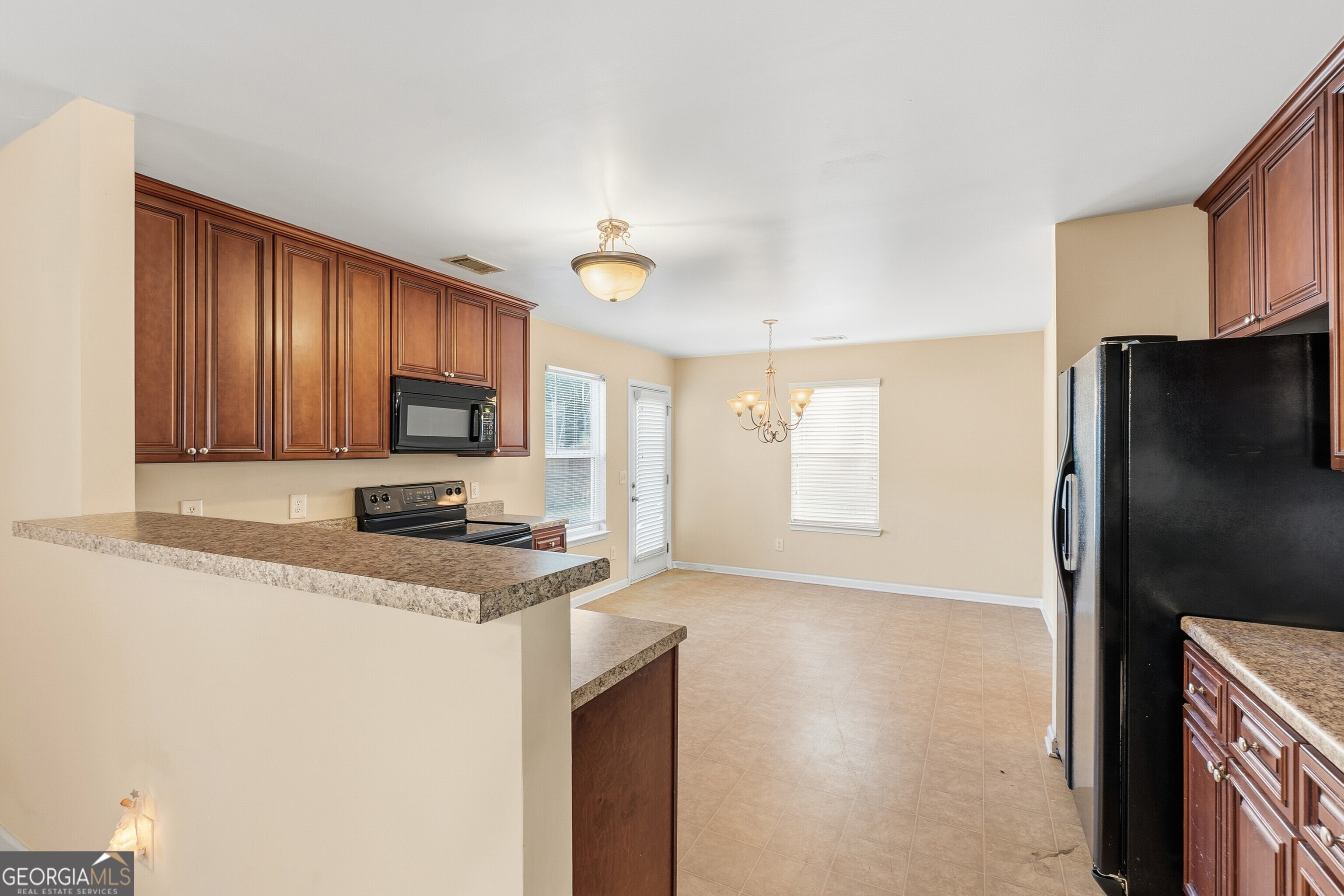 102 Steeple Court Property Photo 8