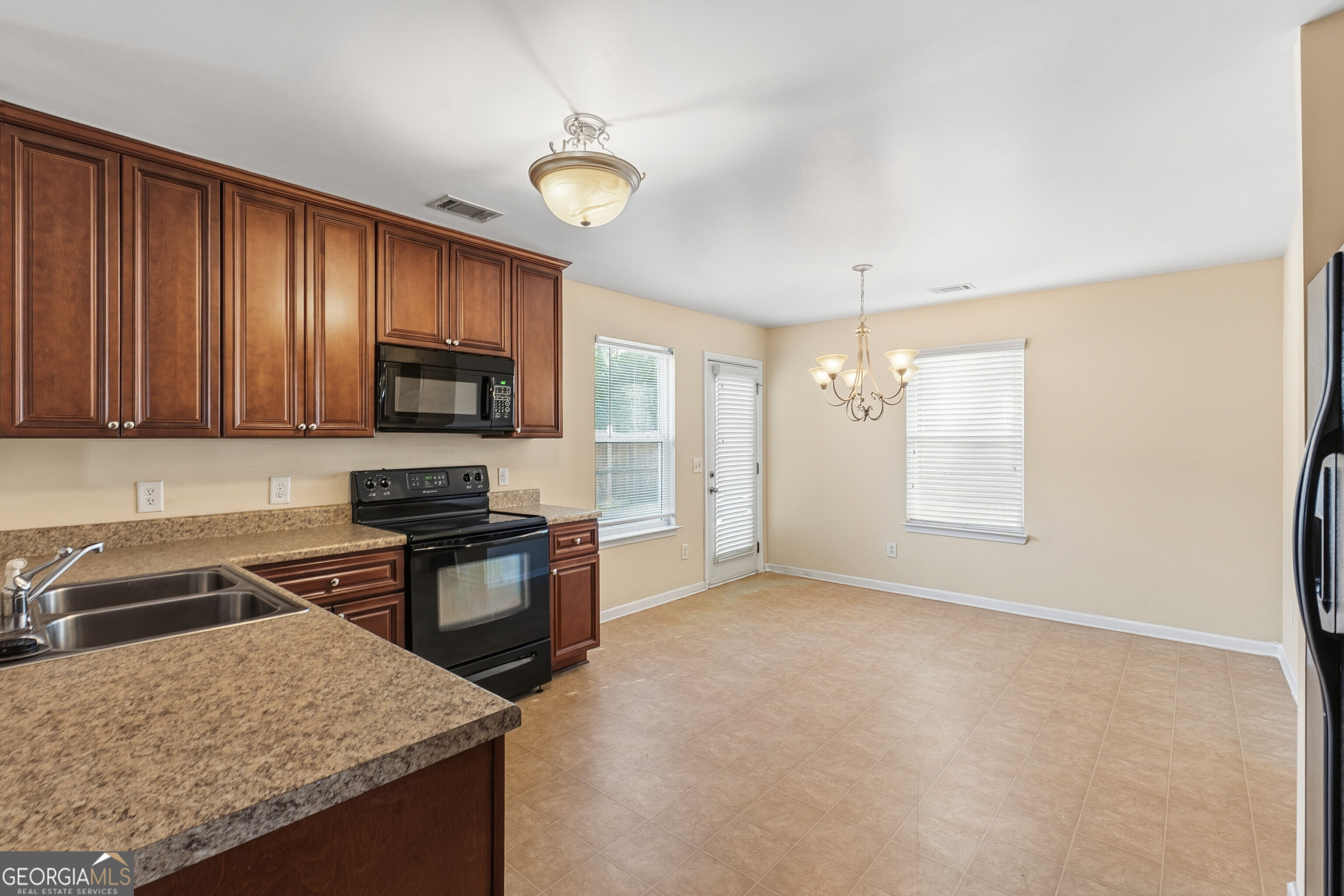 102 Steeple Court Property Photo 9