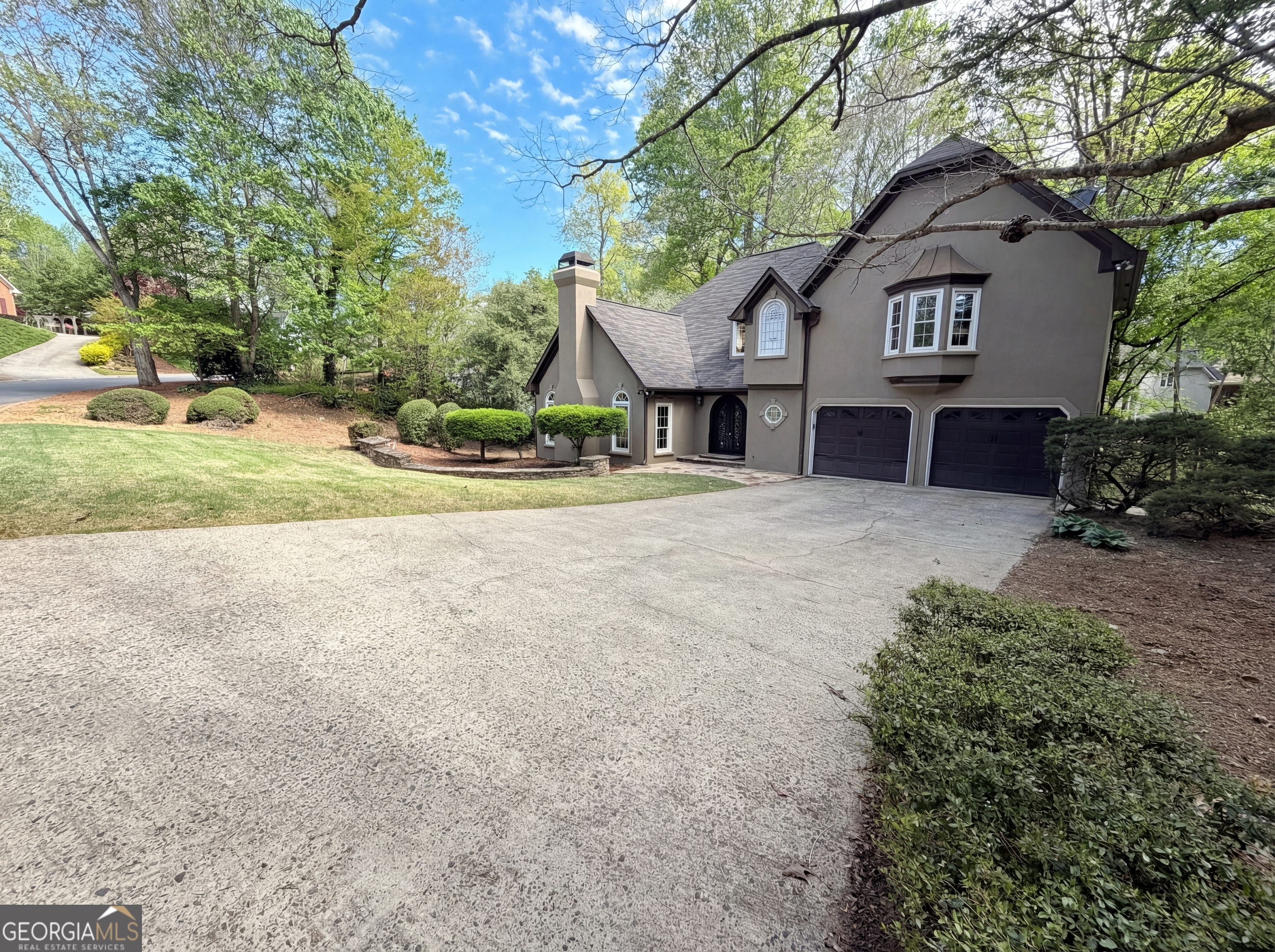 984 Forest Pond Court Property Photo 8