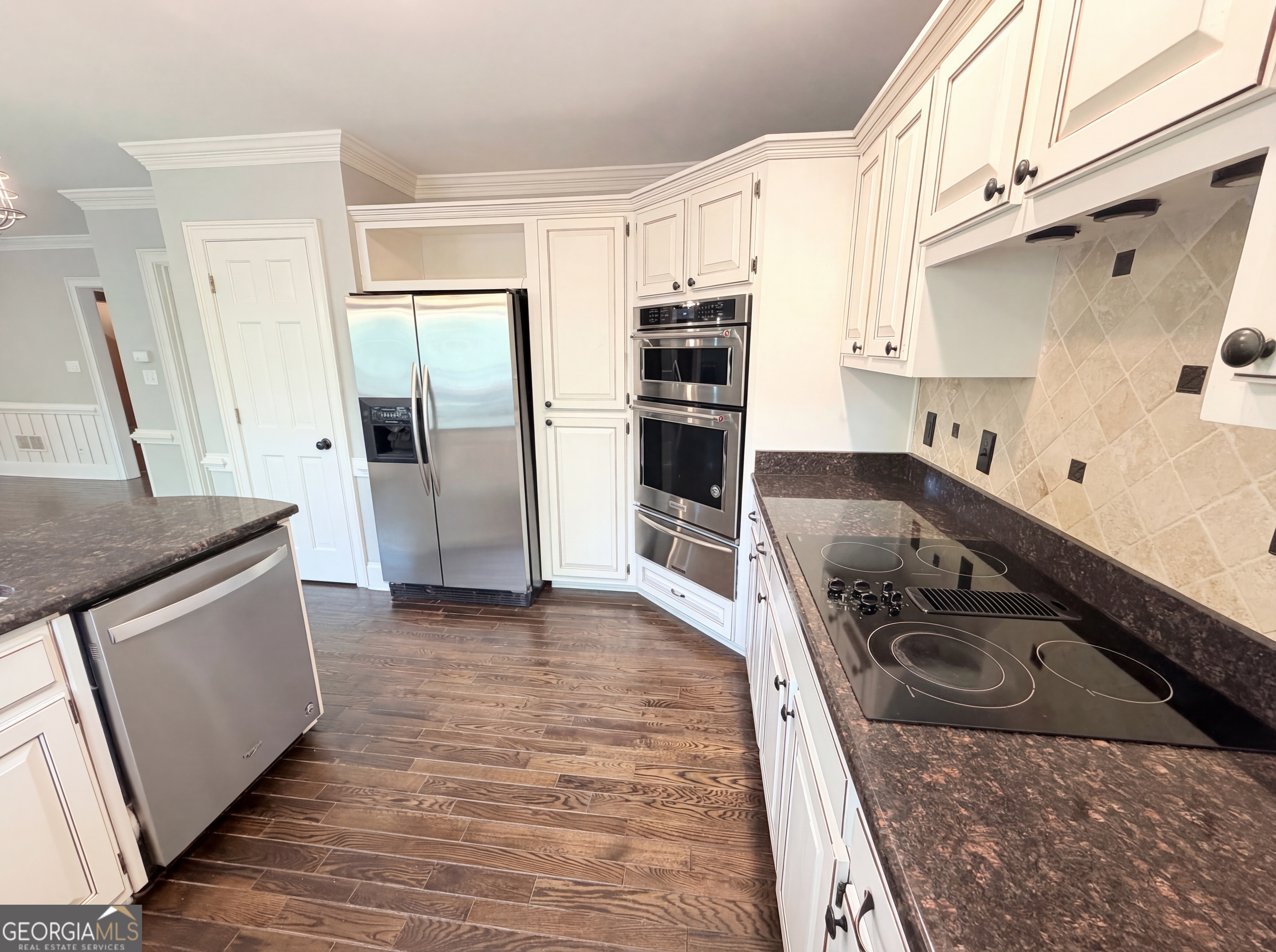 984 Forest Pond Court Property Photo 18
