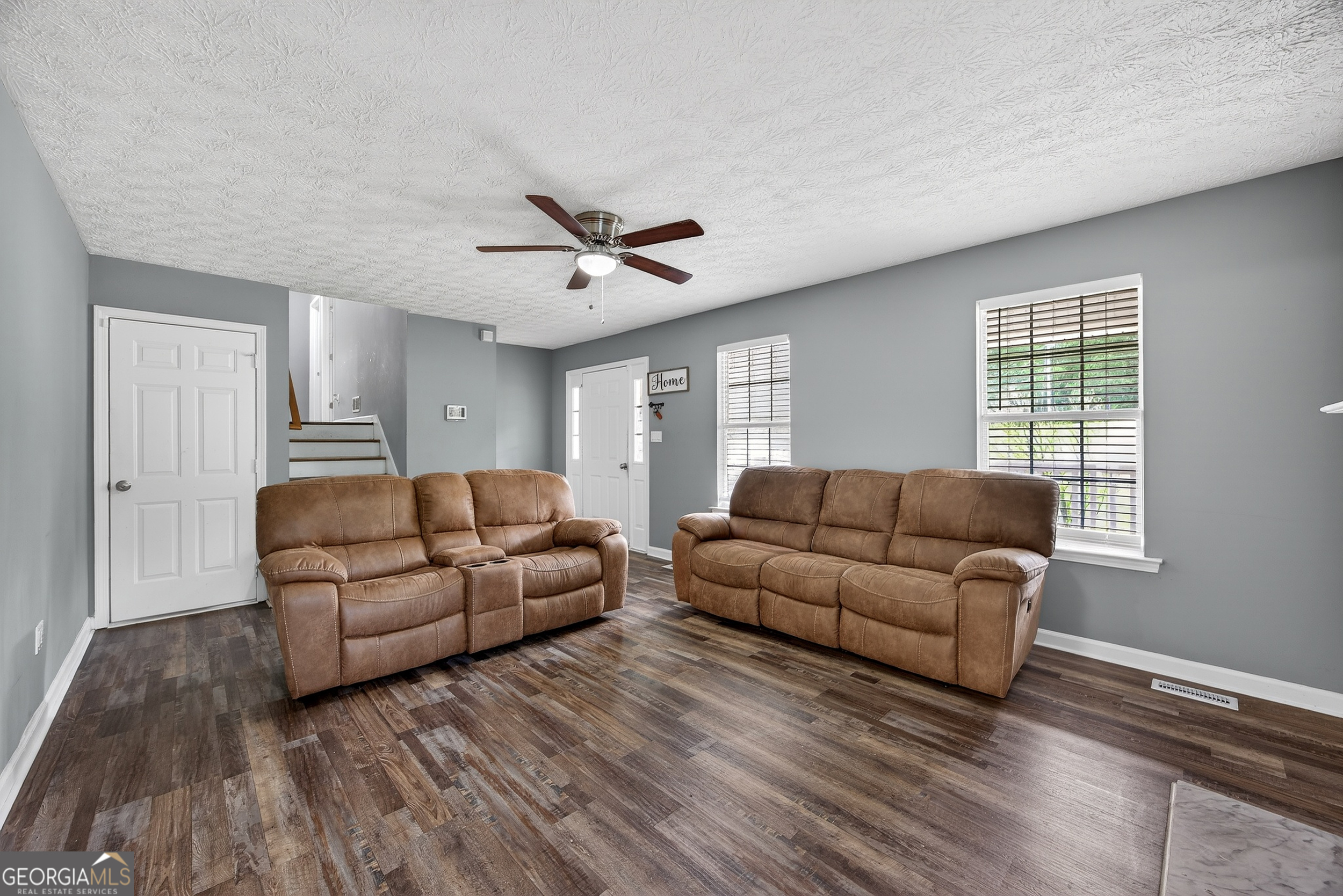 234 Hudson Circle Property Photo 3