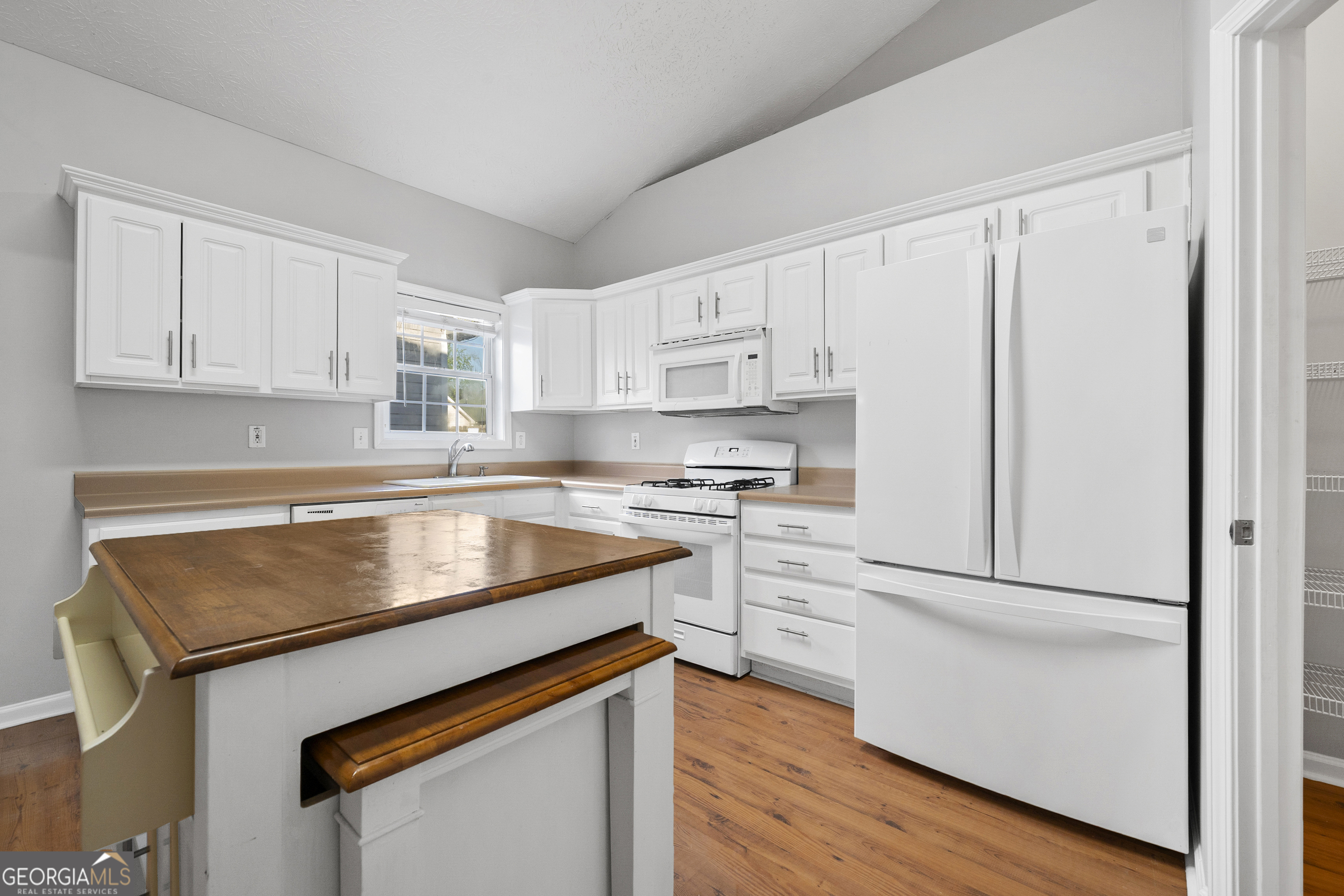 1580 Township Terrace Property Photo 3