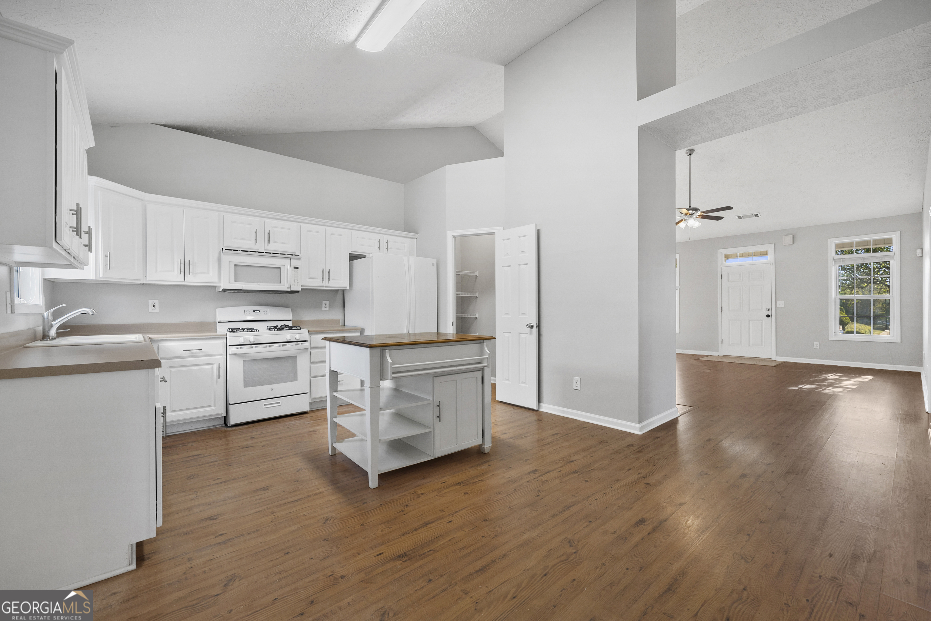 1580 Township Terrace Property Photo 4
