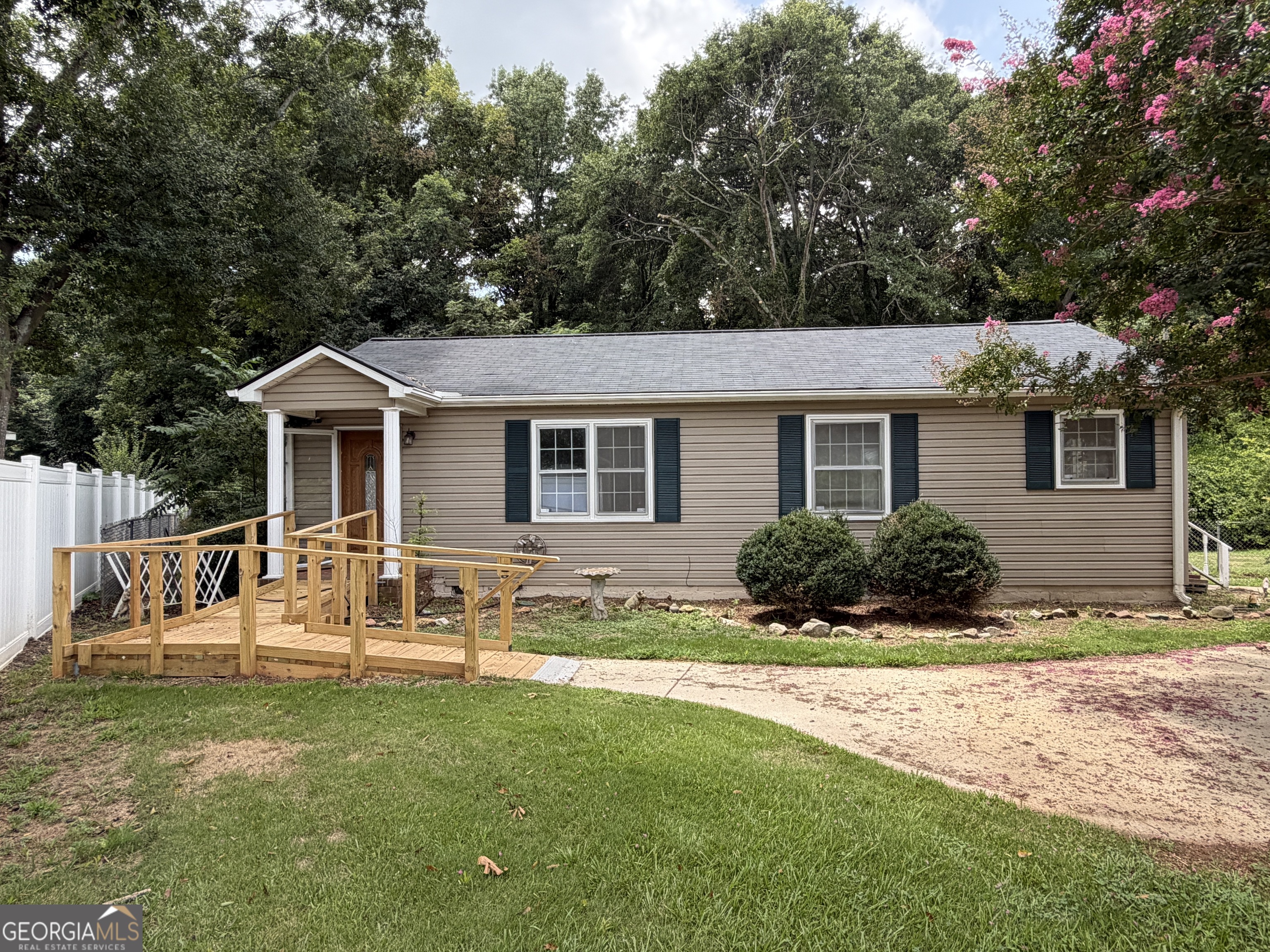 230 Glendale Drive Property Photo 1