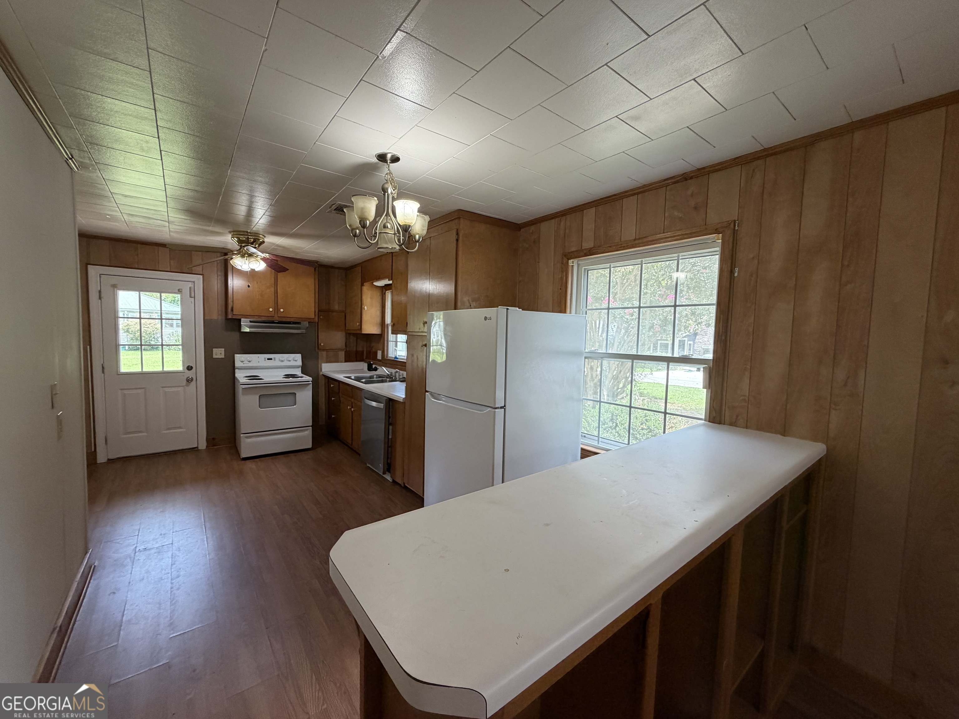 230 Glendale Drive Property Photo 5