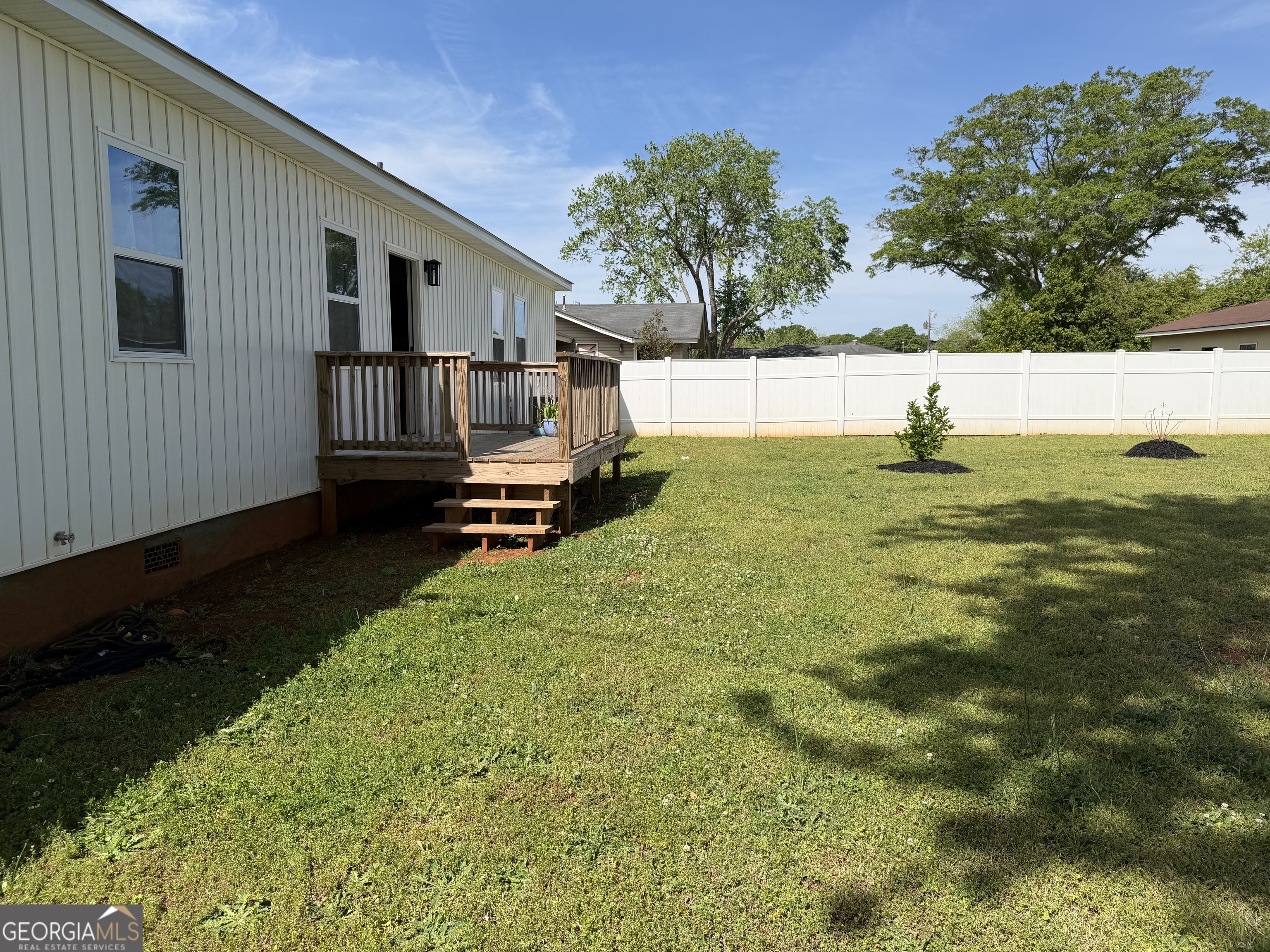 202 E County Road Property Photo 3