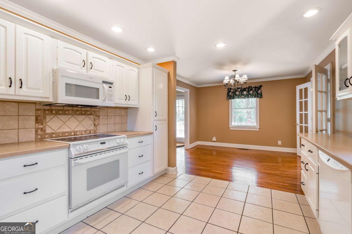 6628 Windvane Point Property Photo 14
