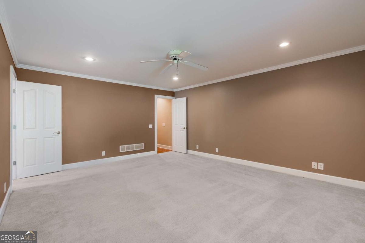 6628 Windvane Point Property Photo 24