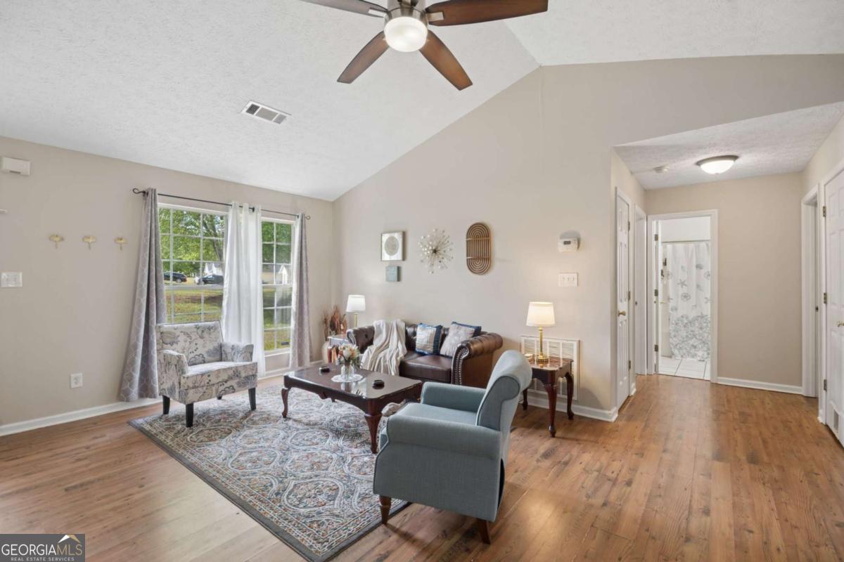 1123 Patriot Circle Property Photo 4