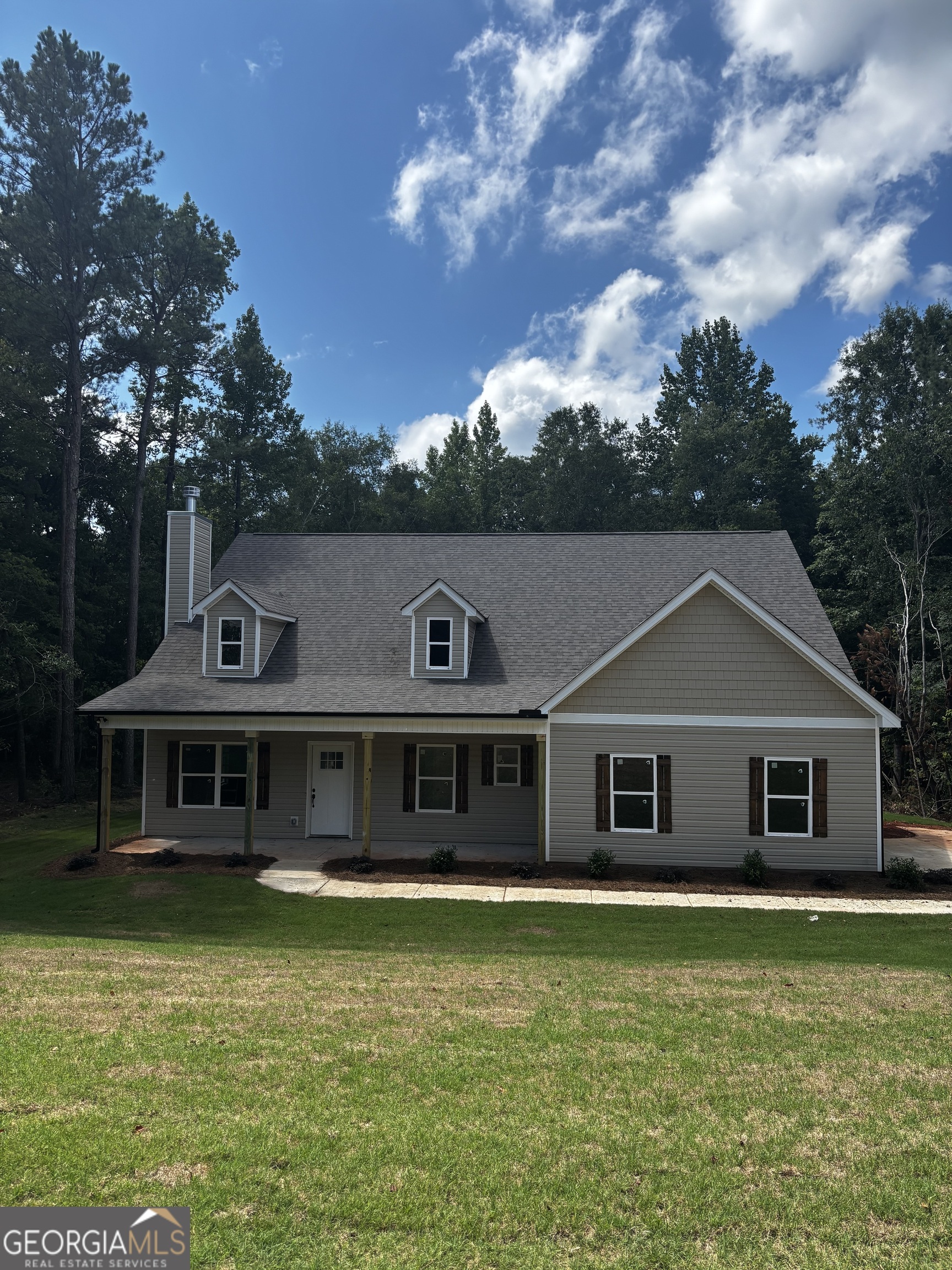 135 Lumby Lane Property Photo 1