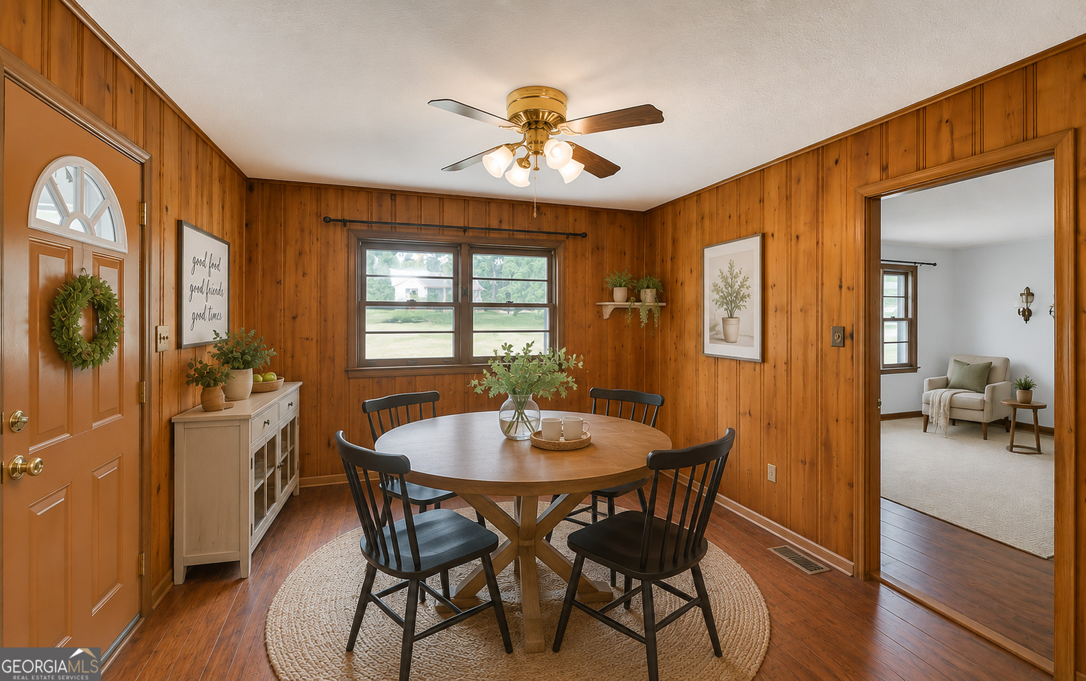 586 Collins Road Property Photo 3