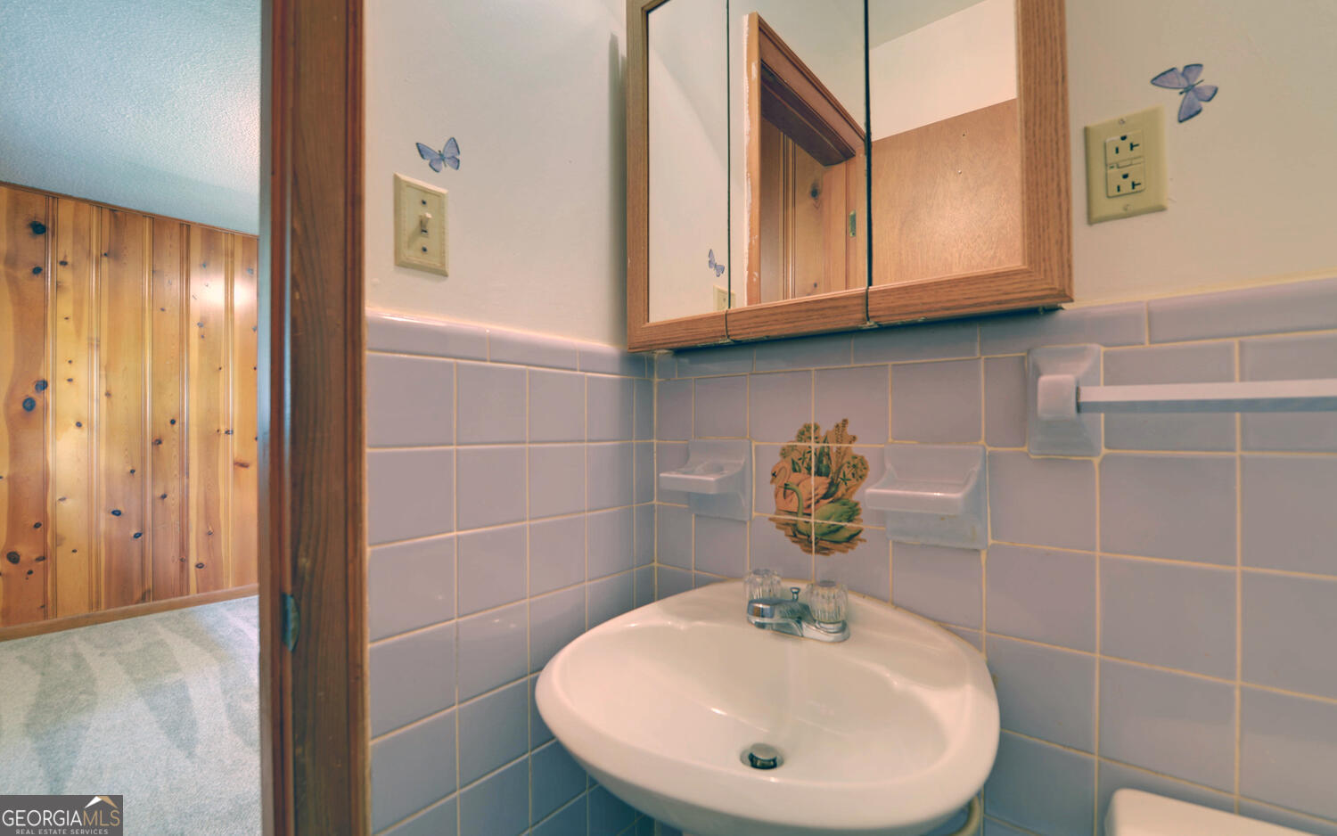 586 Collins Road Property Photo 13
