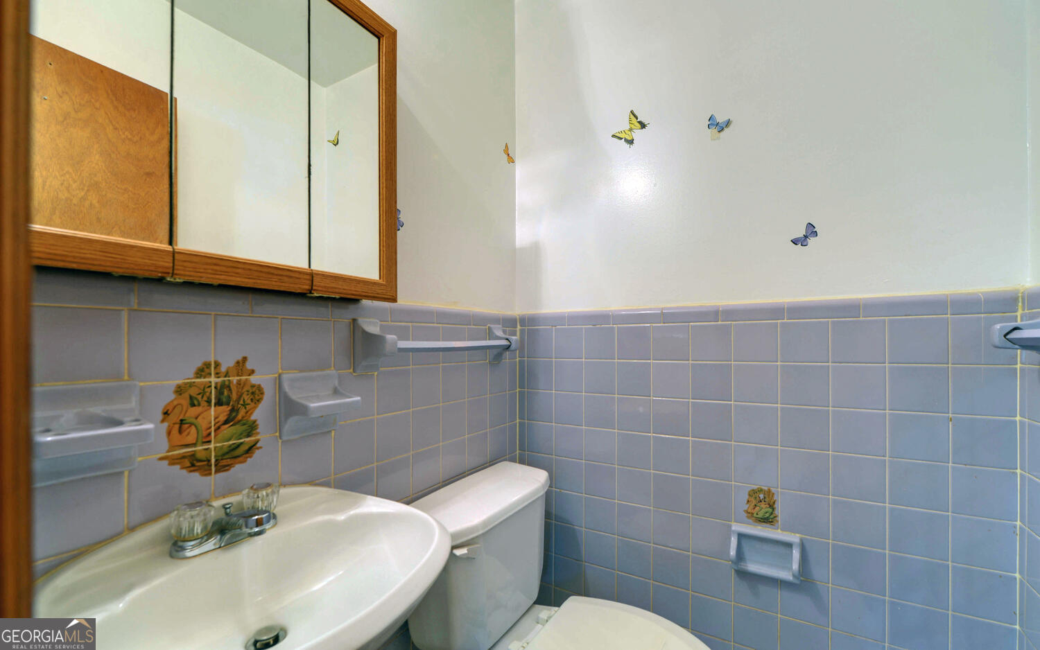 586 Collins Road Property Photo 14