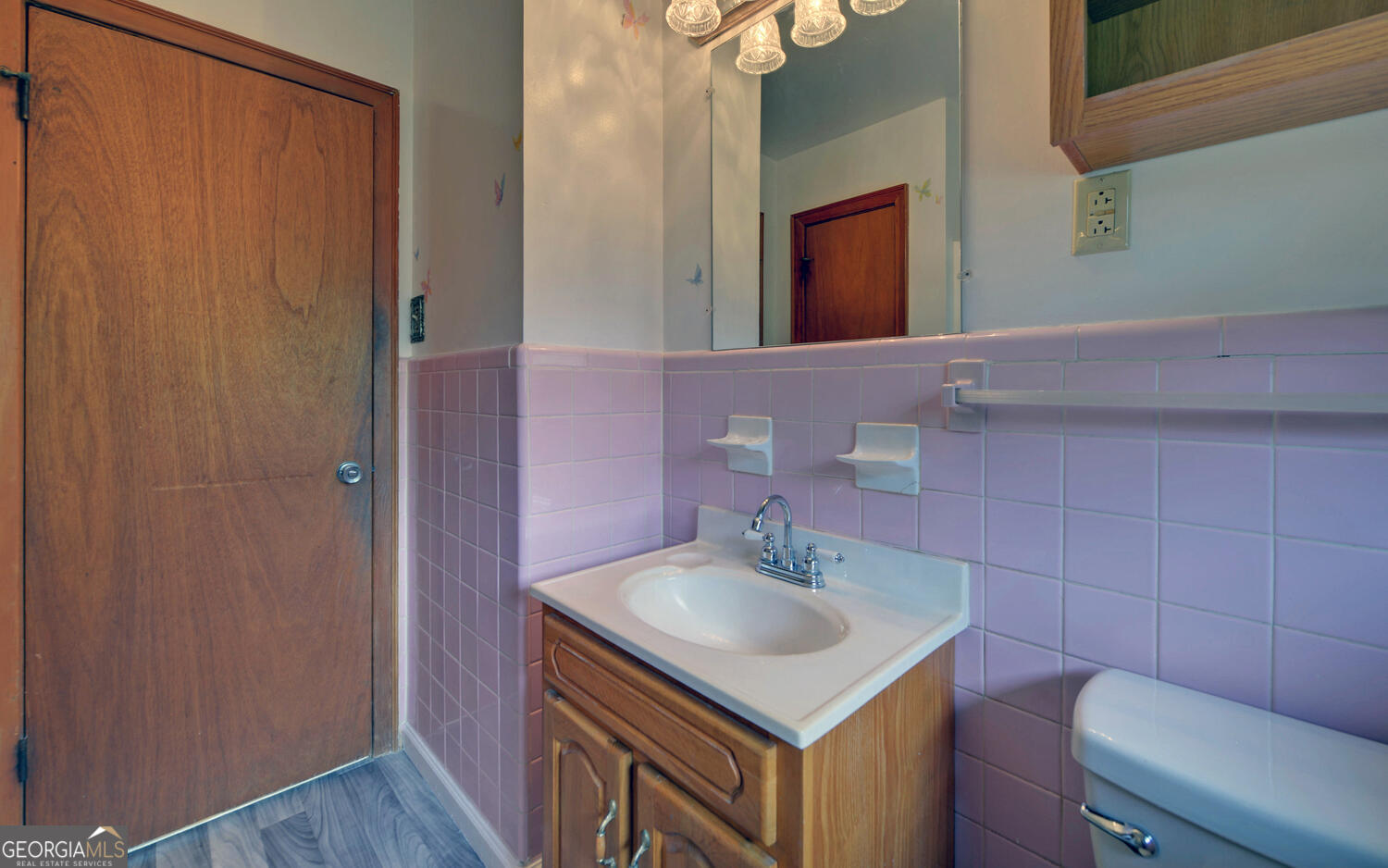 586 Collins Road Property Photo 18