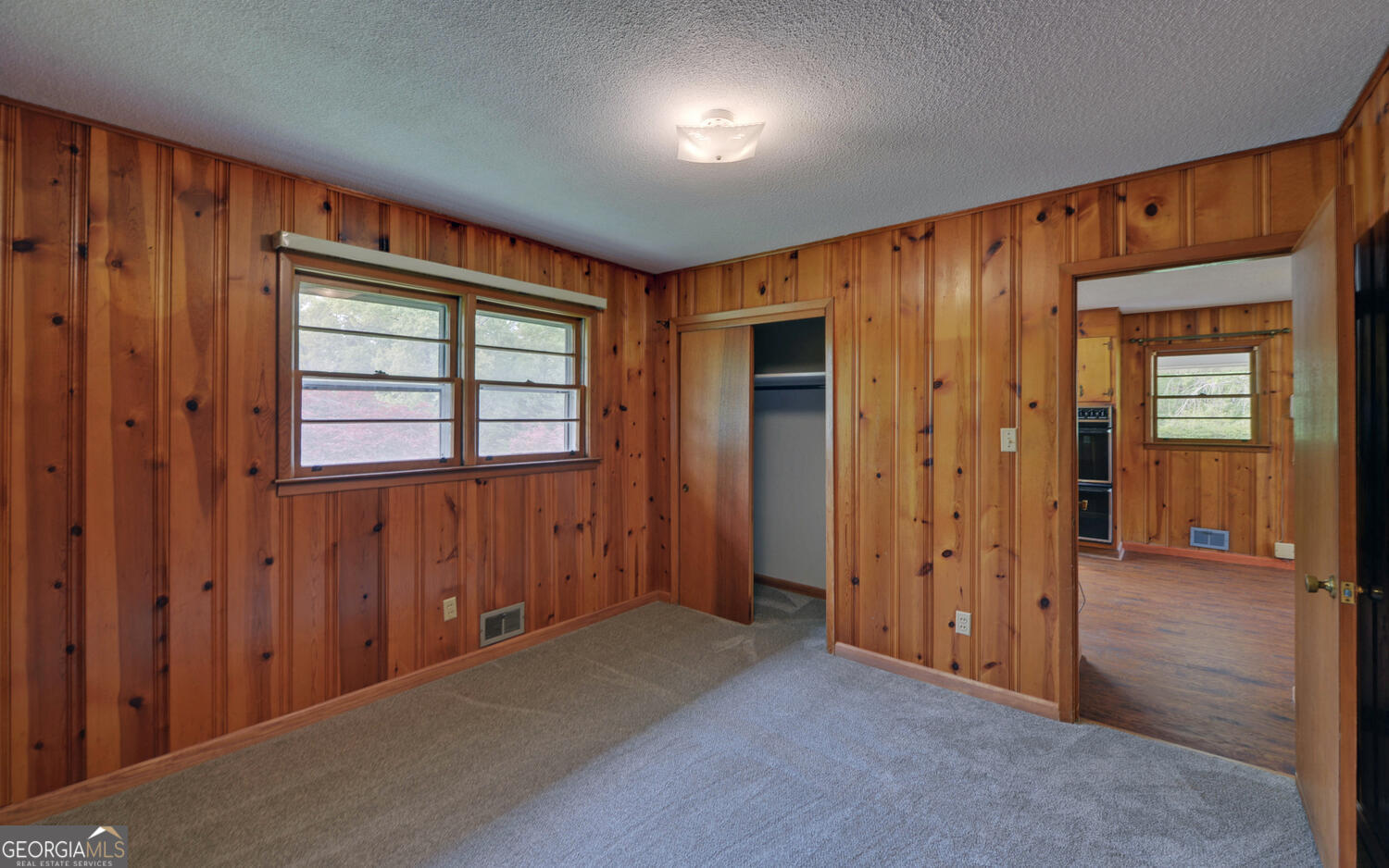 586 Collins Road Property Photo 21
