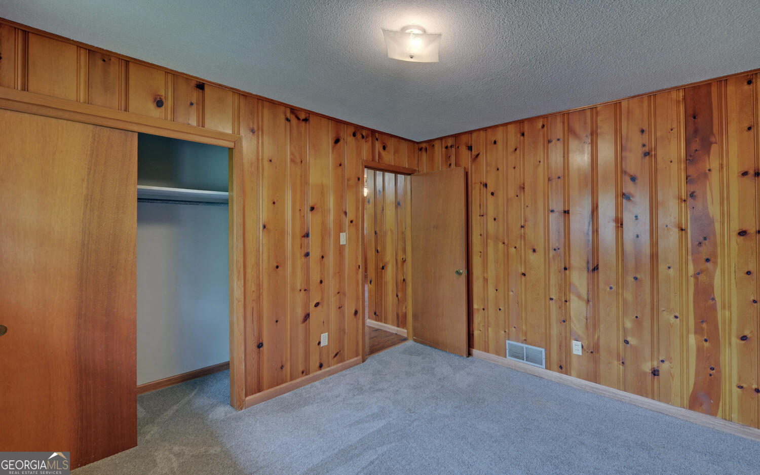586 Collins Road Property Photo 22