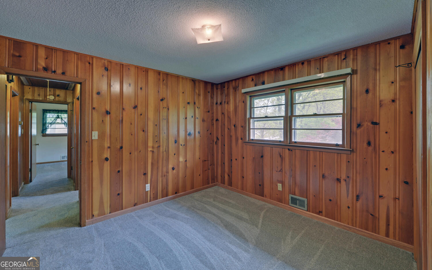 586 Collins Road Property Photo 23