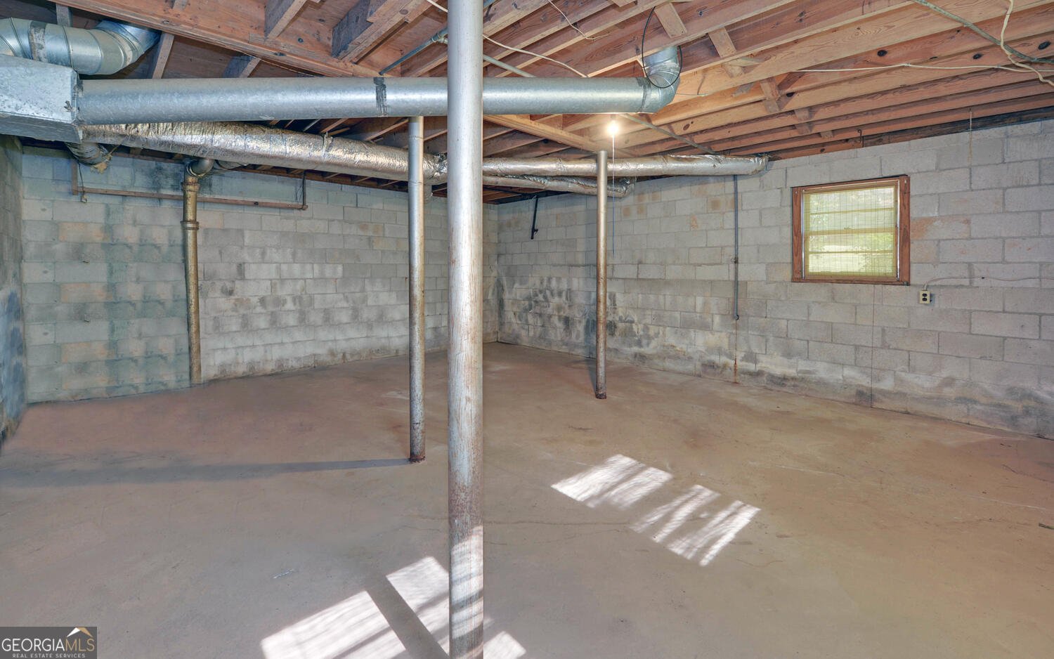 586 Collins Road Property Photo 29