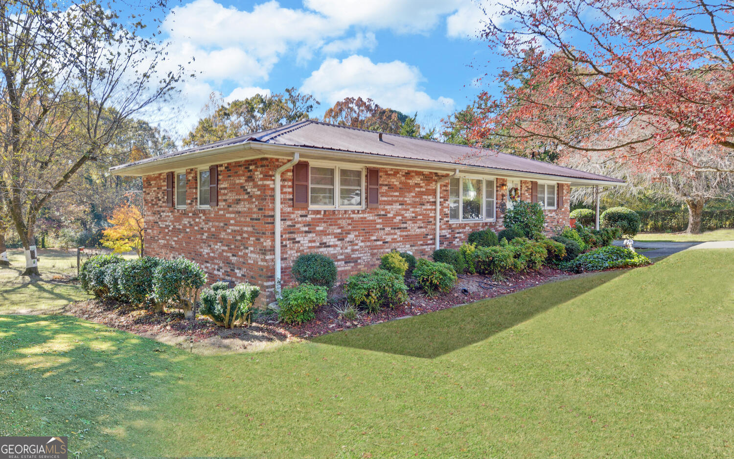 586 Collins Road Property Photo 33
