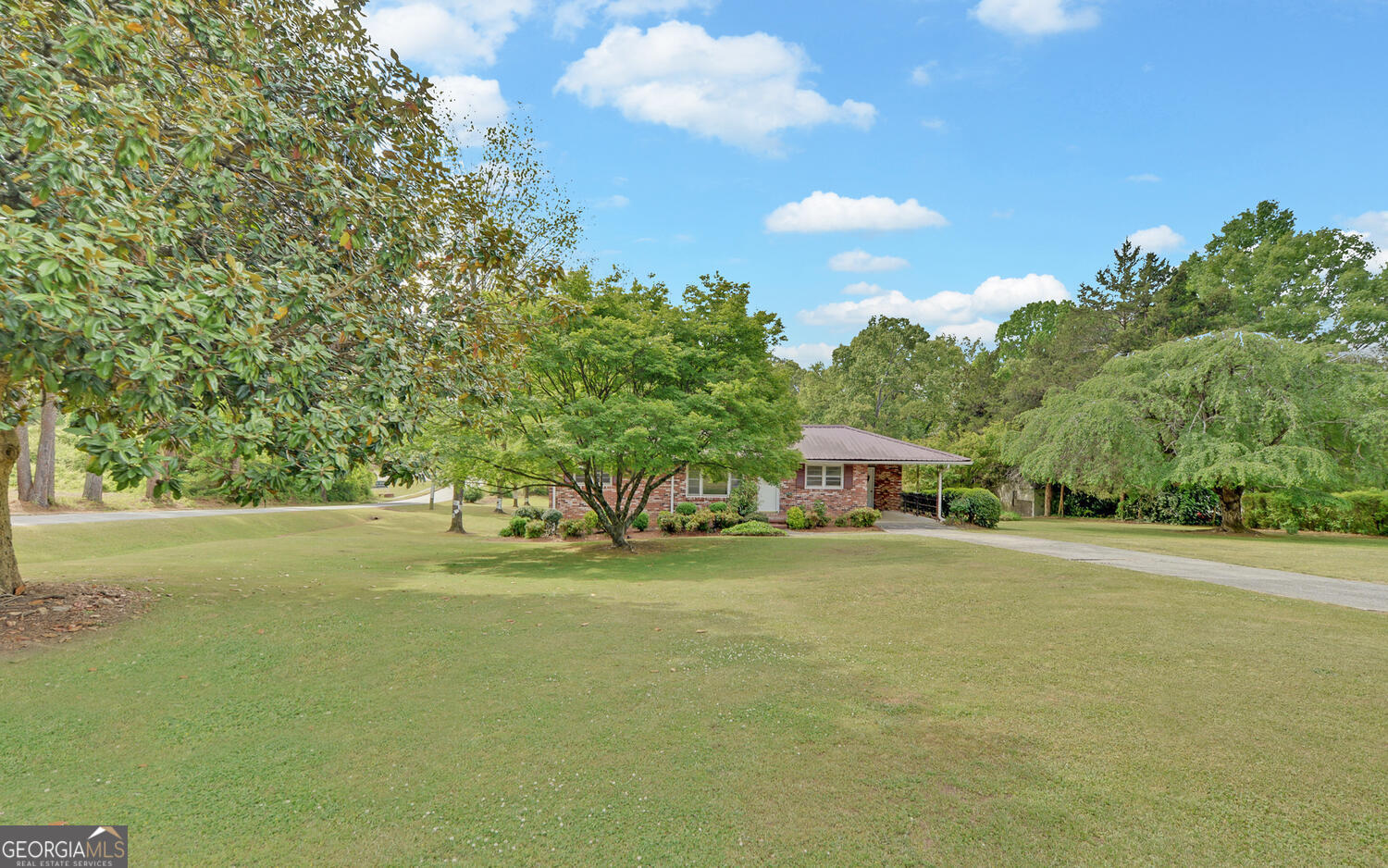 586 Collins Road Property Photo 45